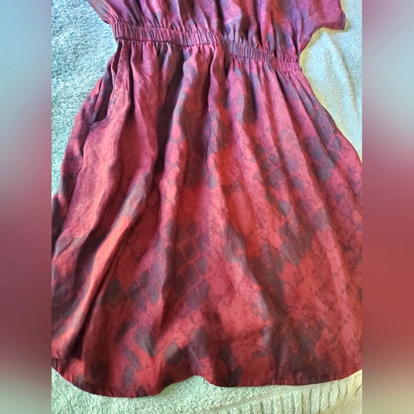 Express maroon snakeskin pattern short dress - Picture 4 of 5
